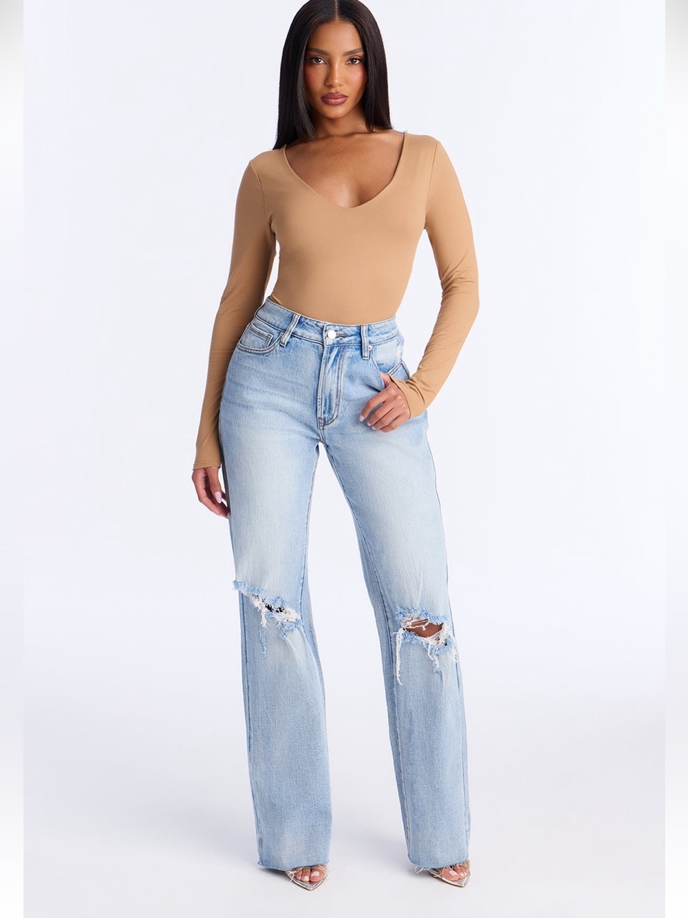 Fashion nova High Rise
Ripped Stretch Straight Leg Jeans Light Wash size 0 NWOT